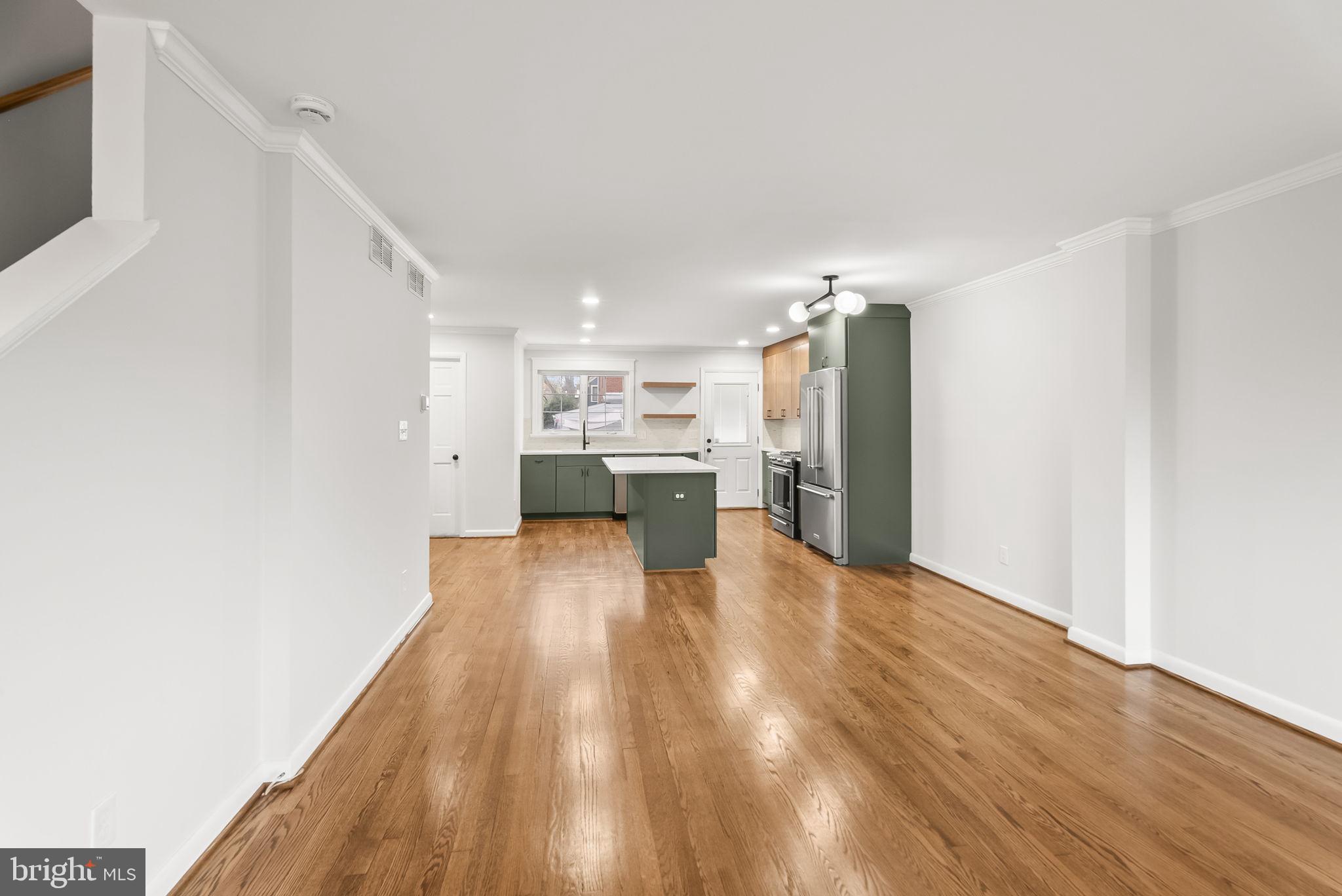 433 Earl Street Alexandria, VA 22314 - Photo 7 of 30 a view of kitchen with wooden floor