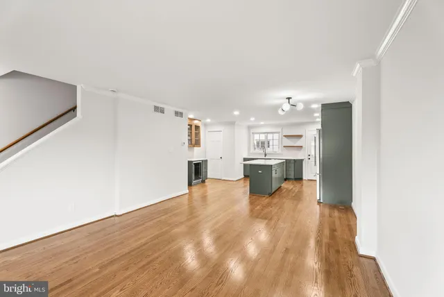 $4,400 | 433 Earl Street, Alexandria, VA 22314