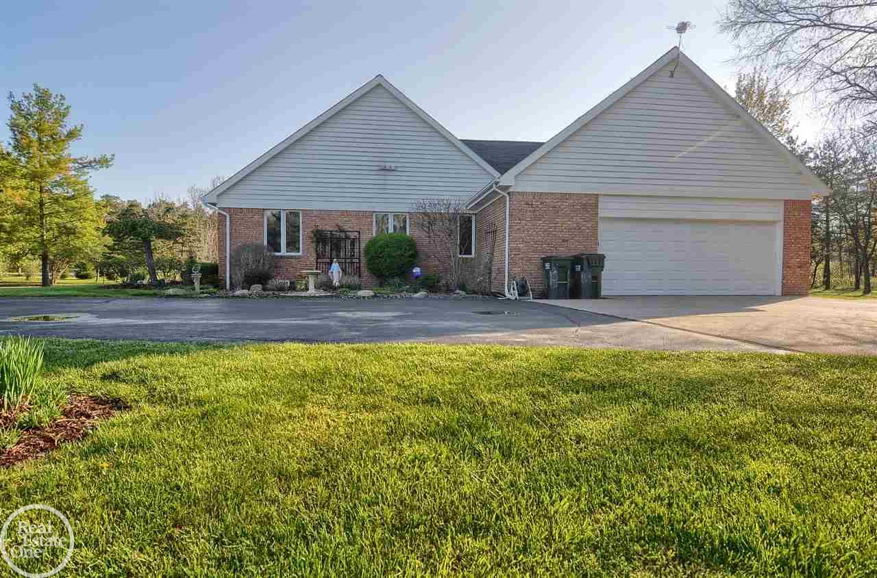 1498 Mill Race Road Rochester, MI 48306 - Photo 44 of 44 50006582-43.JPG