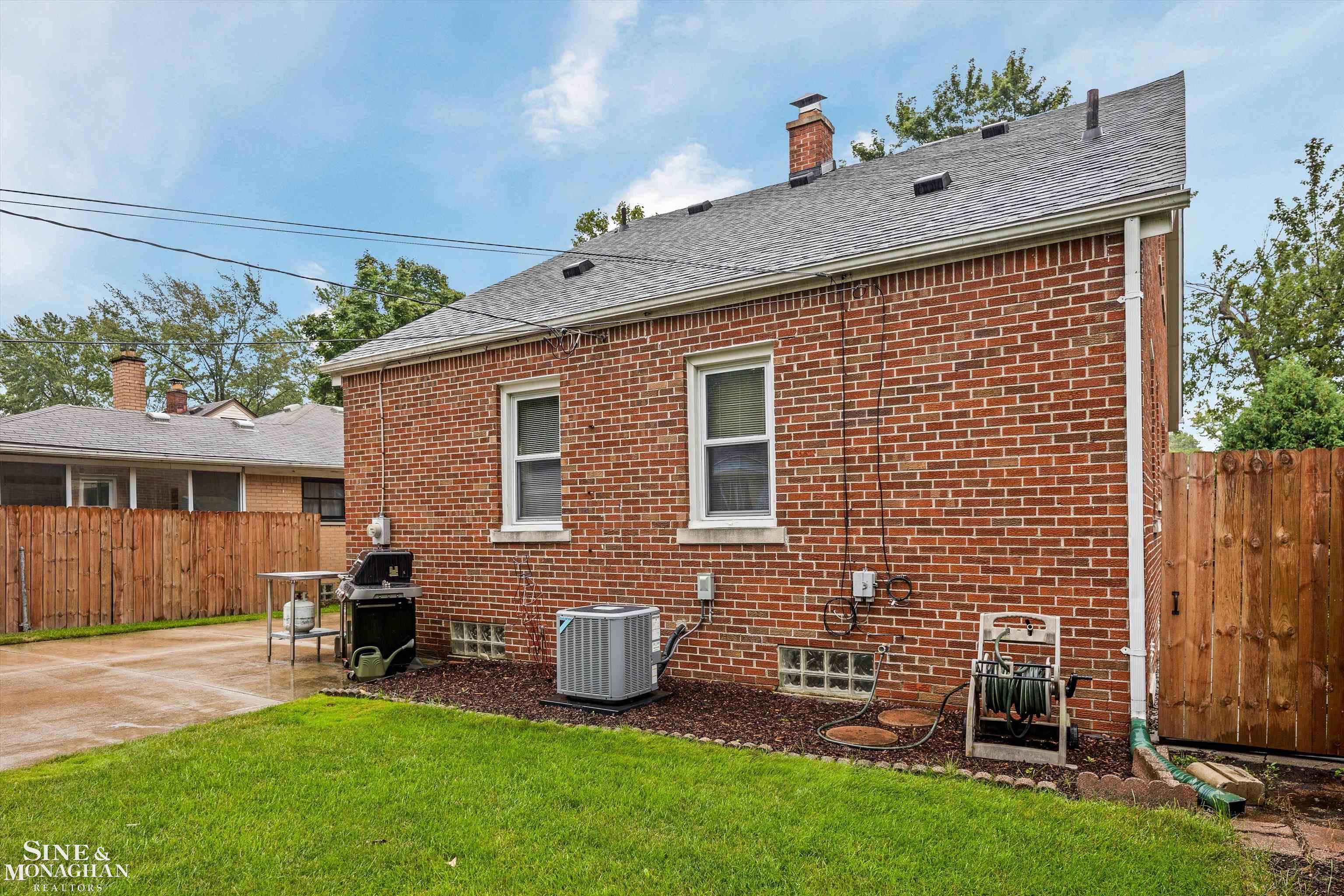 2222 Ridgemont Road Grosse Pointe, MI 48236 - Photo 33 of 40