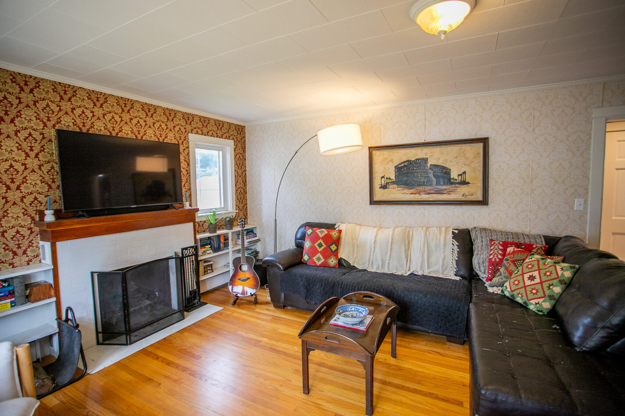 332 14th Street Bangor, ME 04401 - Photo 20 of 46 Living Room