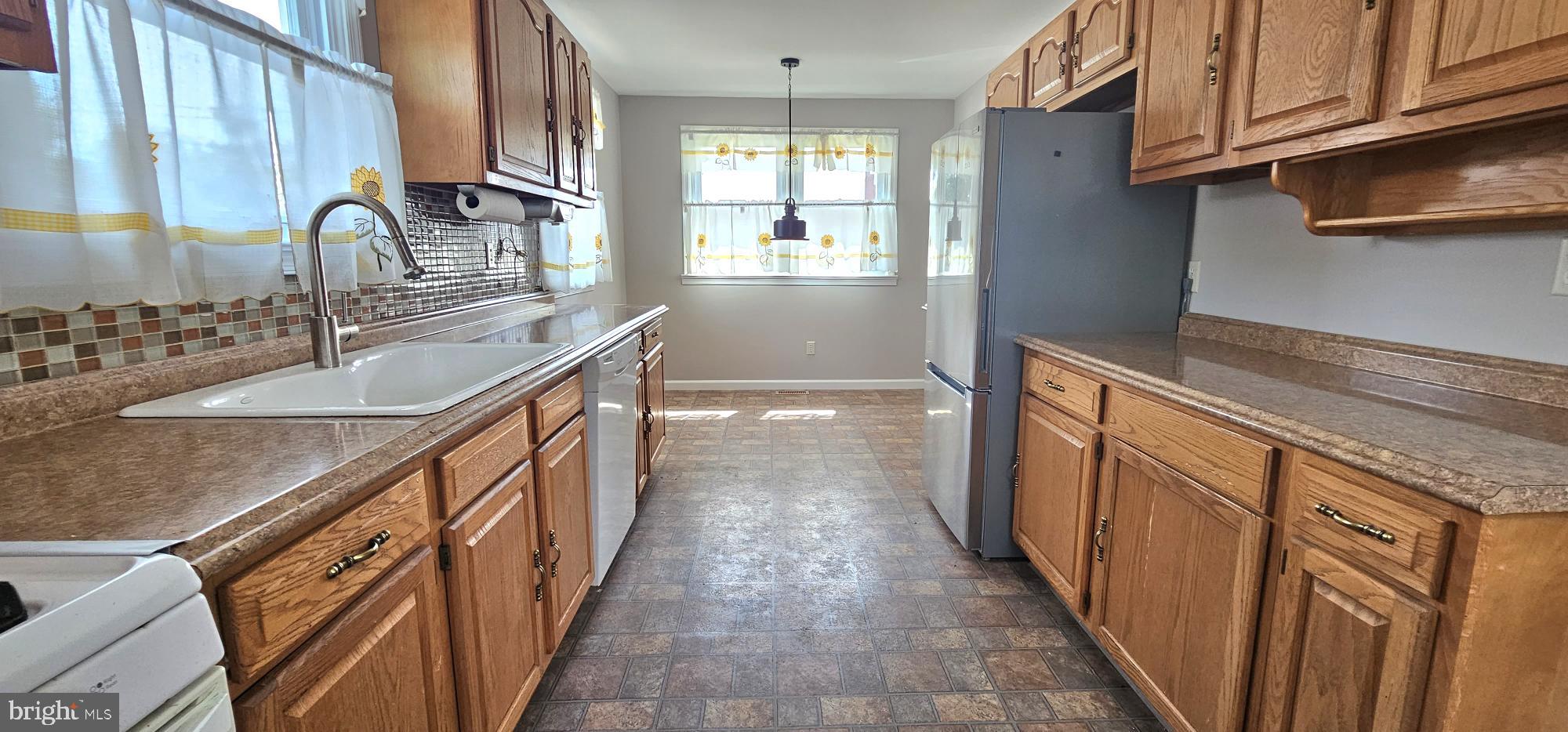 637 Polk Street Riverside, NJ 08075 - Photo 4 of 14 Gallery Image 4