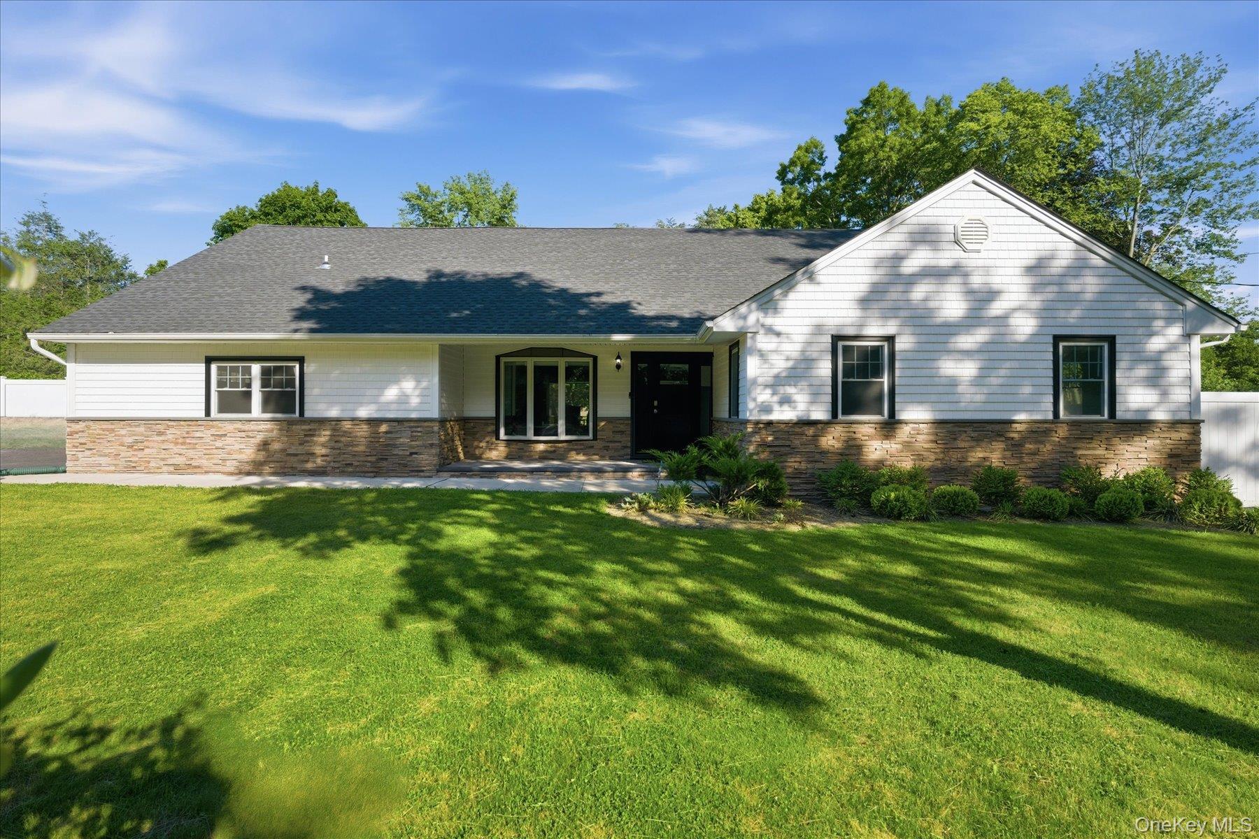 174 Warner Road Huntington, NY 11743 - Photo 3 of 46