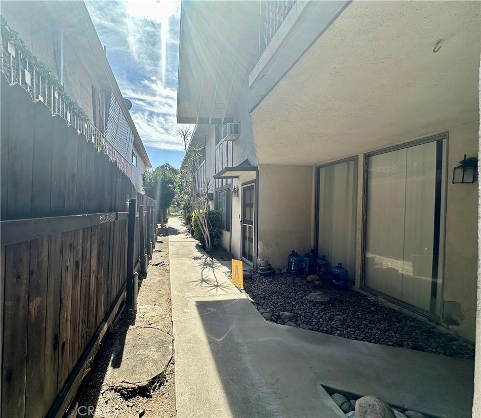 135 Diamond Street Arcadia, CA 91006 - Photo 14 of 16 Inner sidewalk back entry