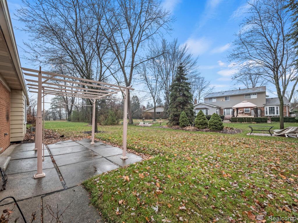 980 Briston Drive Rochester Hills, MI 48307 - Photo 7 of 41
