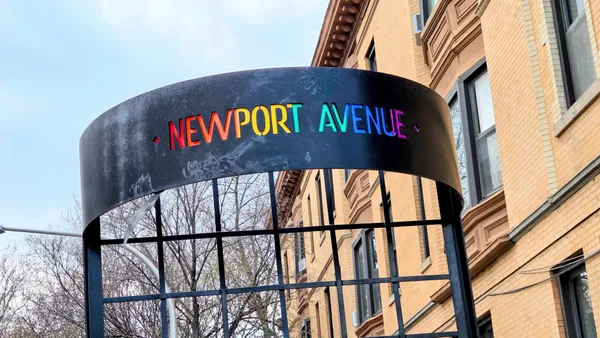 $629,000 | 807 West Newport Avenue, Unit 2, Chicago, IL 60657