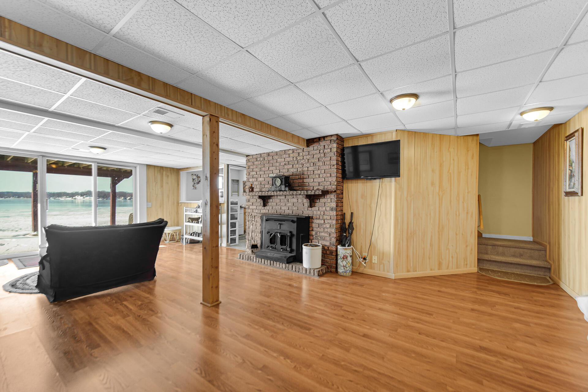 238 West Johnson Road La Porte, IN 46350 - Photo 23 of 30 1920x1280