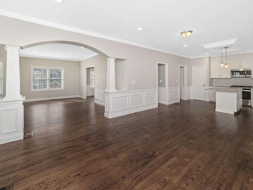35 Rockridge Road Waltham, MA 02453 - Photo 8 of 41 Gallery Image 8