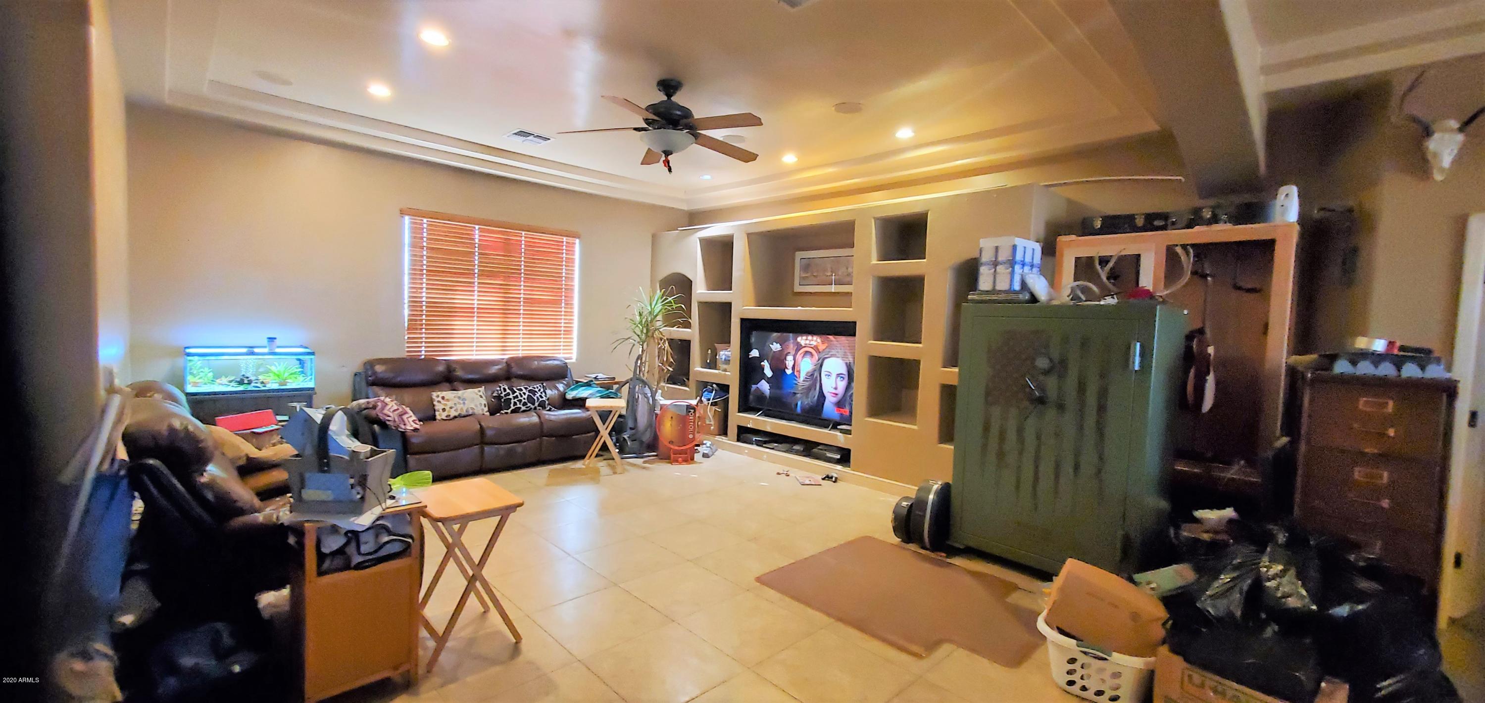13001 South Tuthill Road Buckeye, AZ 85326 - Photo 3 of 29 Great Room
