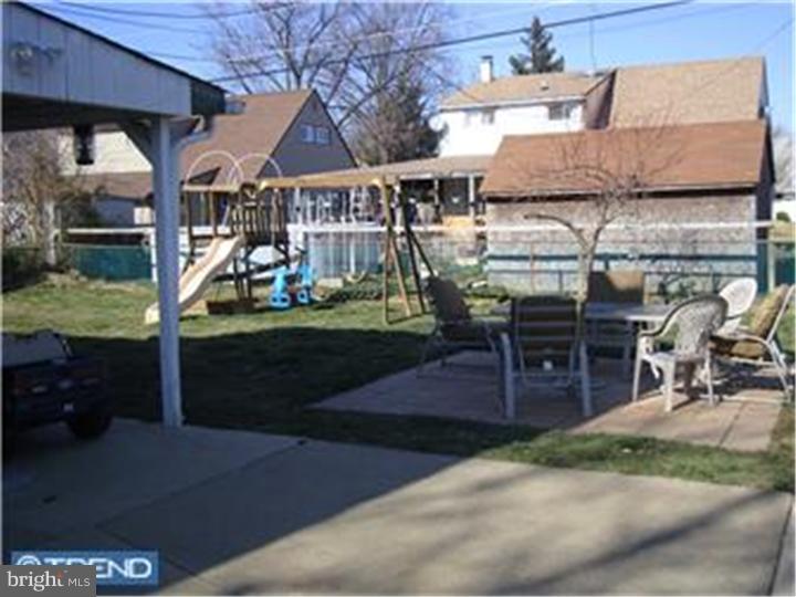 2871 Nautilus Road Philadelphia, PA 19154 - Photo 3 of 8 Back Yard