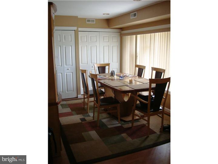 2871 Nautilus Road Philadelphia, PA 19154 - Photo 6 of 8 Dining Room