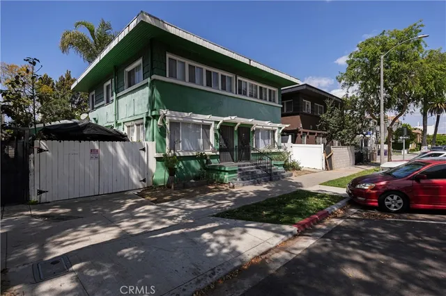$969,000 | 643 Elm Avenue, Long Beach, CA 90802