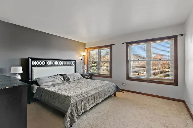 $399,900 | 870 Noelle Bend, Lake In The Hills, IL 60156