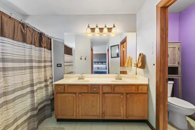 $399,900 | 870 Noelle Bend, Lake In The Hills, IL 60156