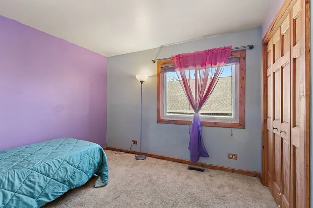 $399,900 | 870 Noelle Bend, Lake In The Hills, IL 60156