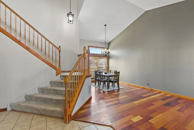 $399,900 | 870 Noelle Bend, Lake In The Hills, IL 60156