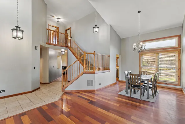 $399,900 | 870 Noelle Bend, Lake In The Hills, IL 60156