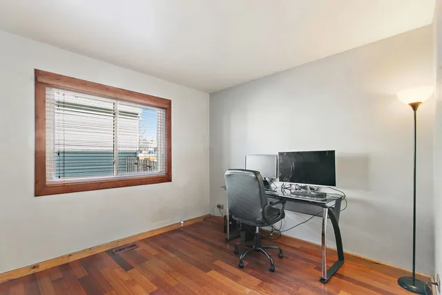 $399,900 | 870 Noelle Bend, Lake In The Hills, IL 60156