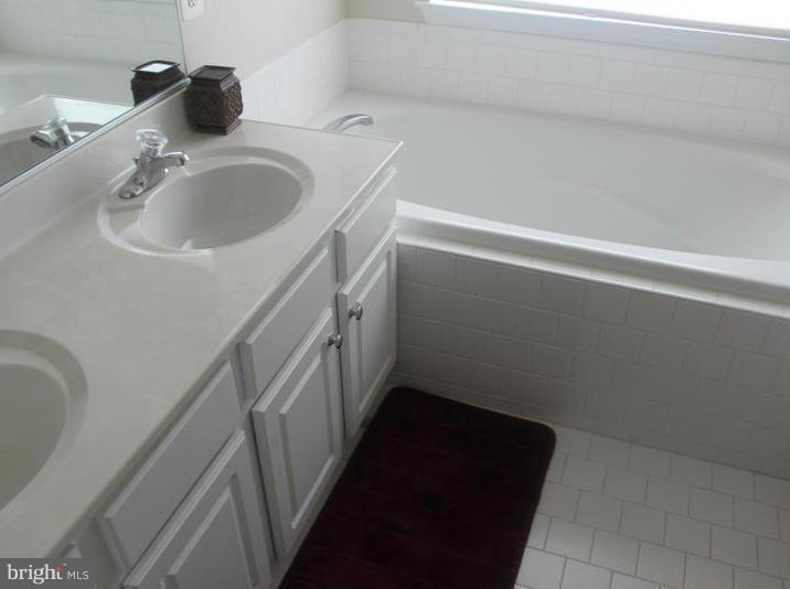 7008 Commander Howe Terrace Brandywine, MD 20613 - Photo 8 of 13 Bath (Master)