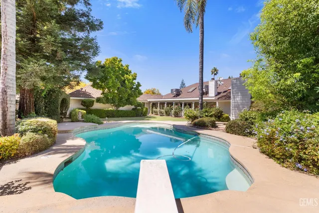 a picture of floor plan