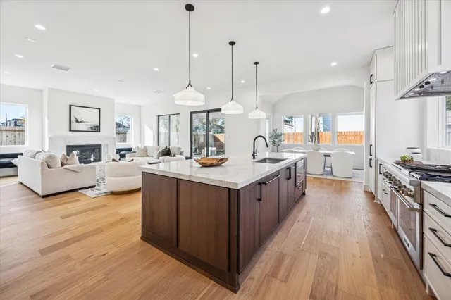 $1,484,000 | 107 East 24th Street, Houston, TX 77008