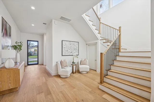 $1,484,000 | 107 East 24th Street, Houston, TX 77008