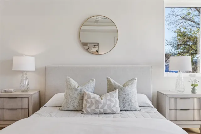 $1,484,000 | 107 East 24th Street, Houston, TX 77008