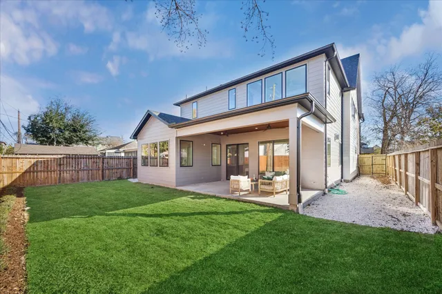 $1,484,000 | 107 East 24th Street, Houston, TX 77008