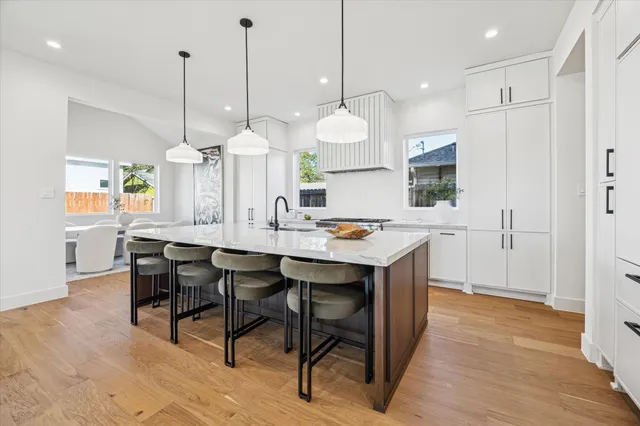 $1,484,000 | 107 East 24th Street, Houston, TX 77008