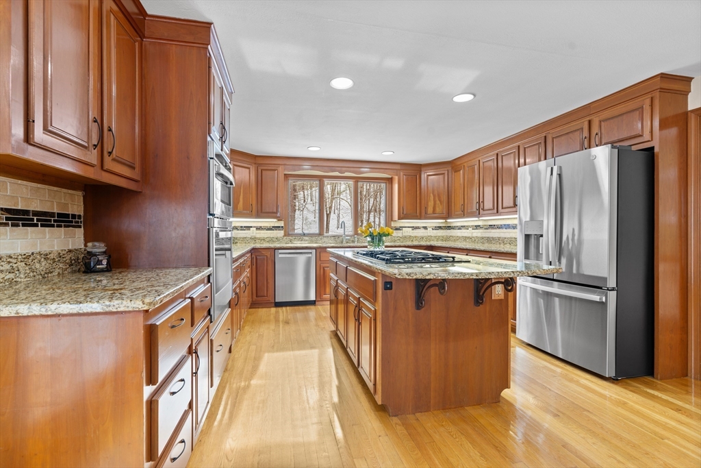 498 Old Dunstable Road Groton, MA 01450 - Photo 4 of 24 Gallery Image 4