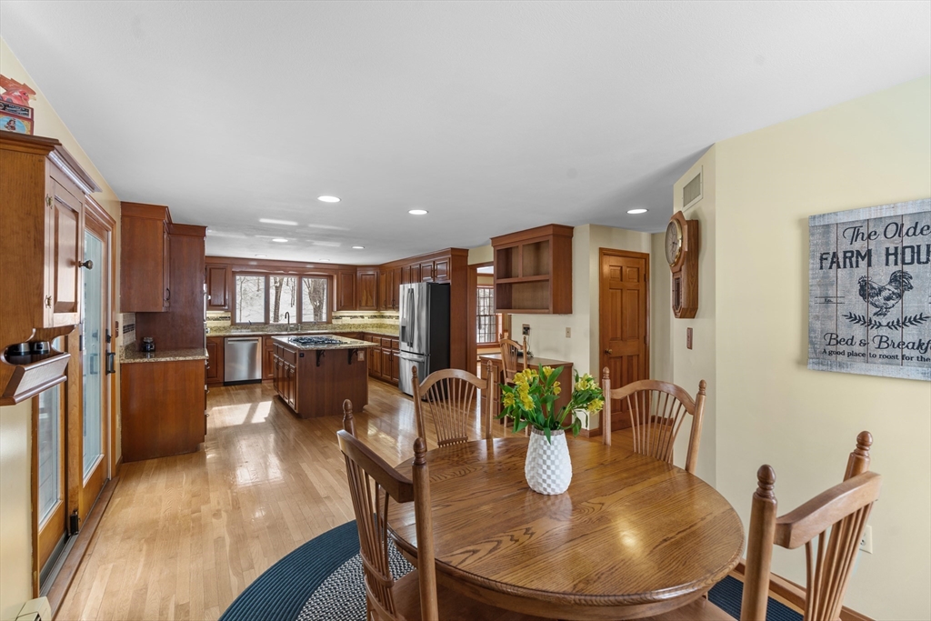 498 Old Dunstable Road Groton, MA 01450 - Photo 6 of 24 Gallery Image 6
