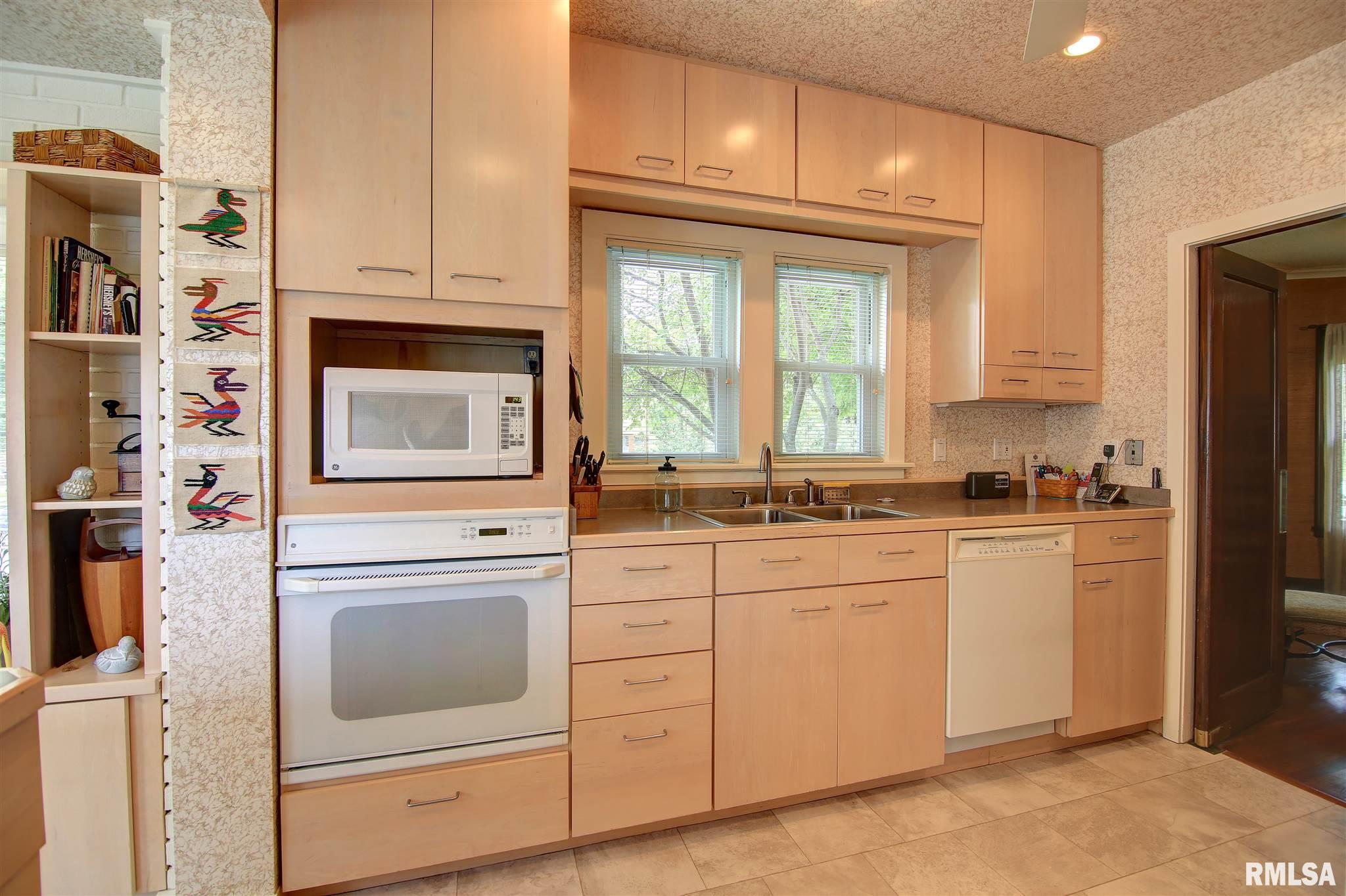1201 North 3rd Street Clinton, IA 52732 - Photo 8 of 26 Gallery Image 8