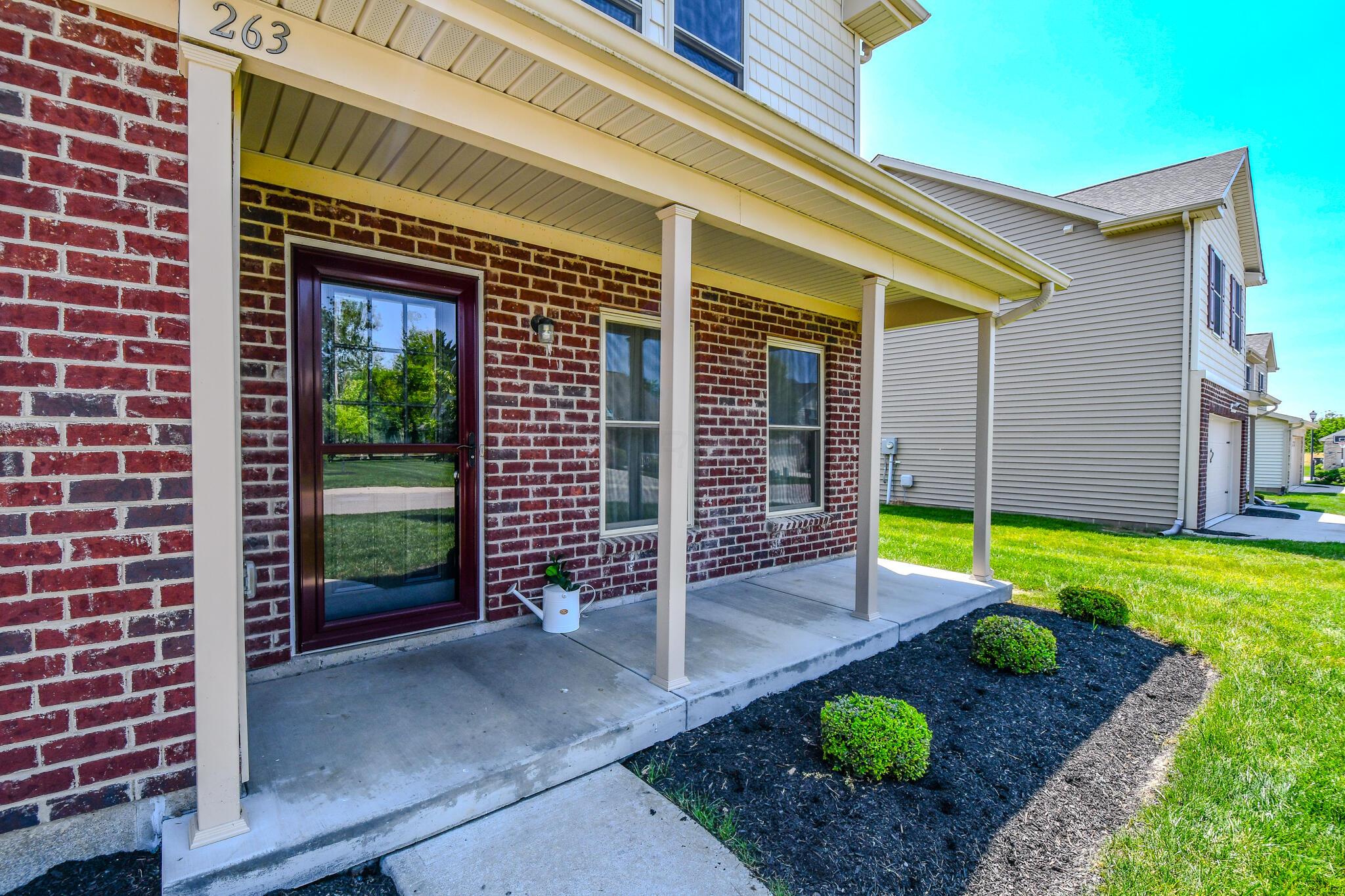 263 Hampton Trail Springfield, OH 45502 - Photo 4 of 29 4