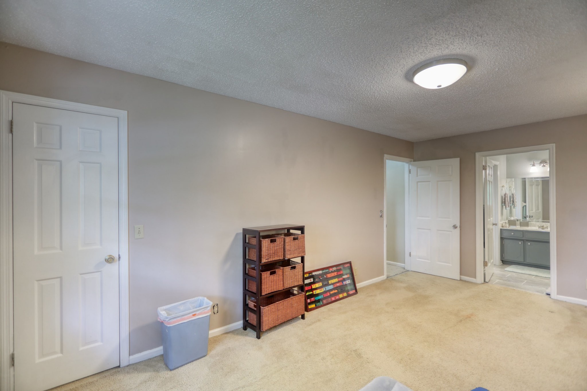 3517 Colony Point West Nashville, TN 37217 - Photo 22 of 34 a view of a livingroom with cabinet