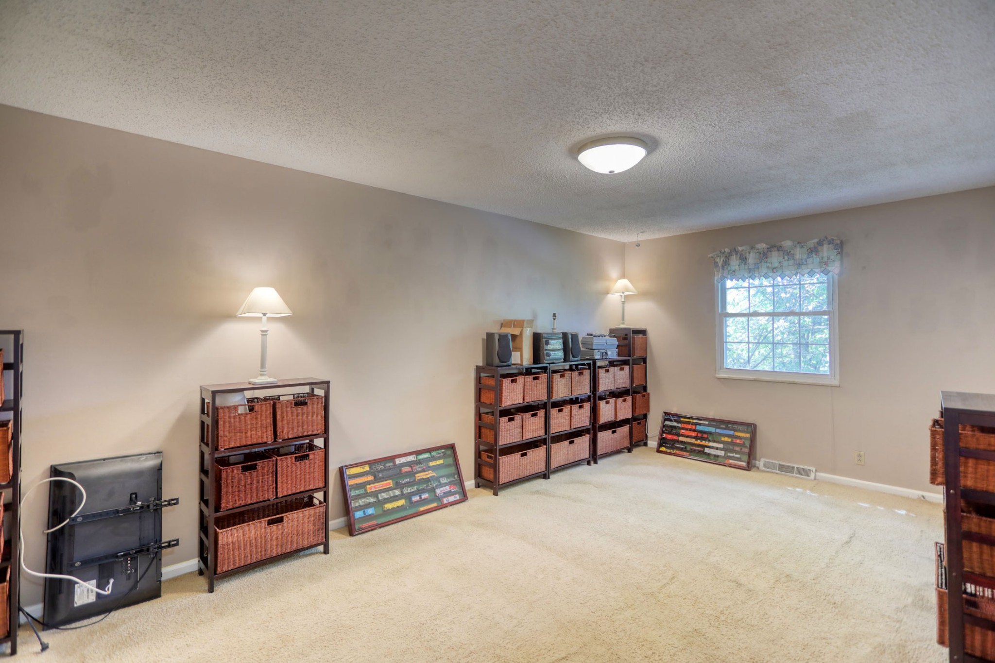 3517 Colony Point West Nashville, TN 37217 - Photo 23 of 34 a view of a livingroom with toys