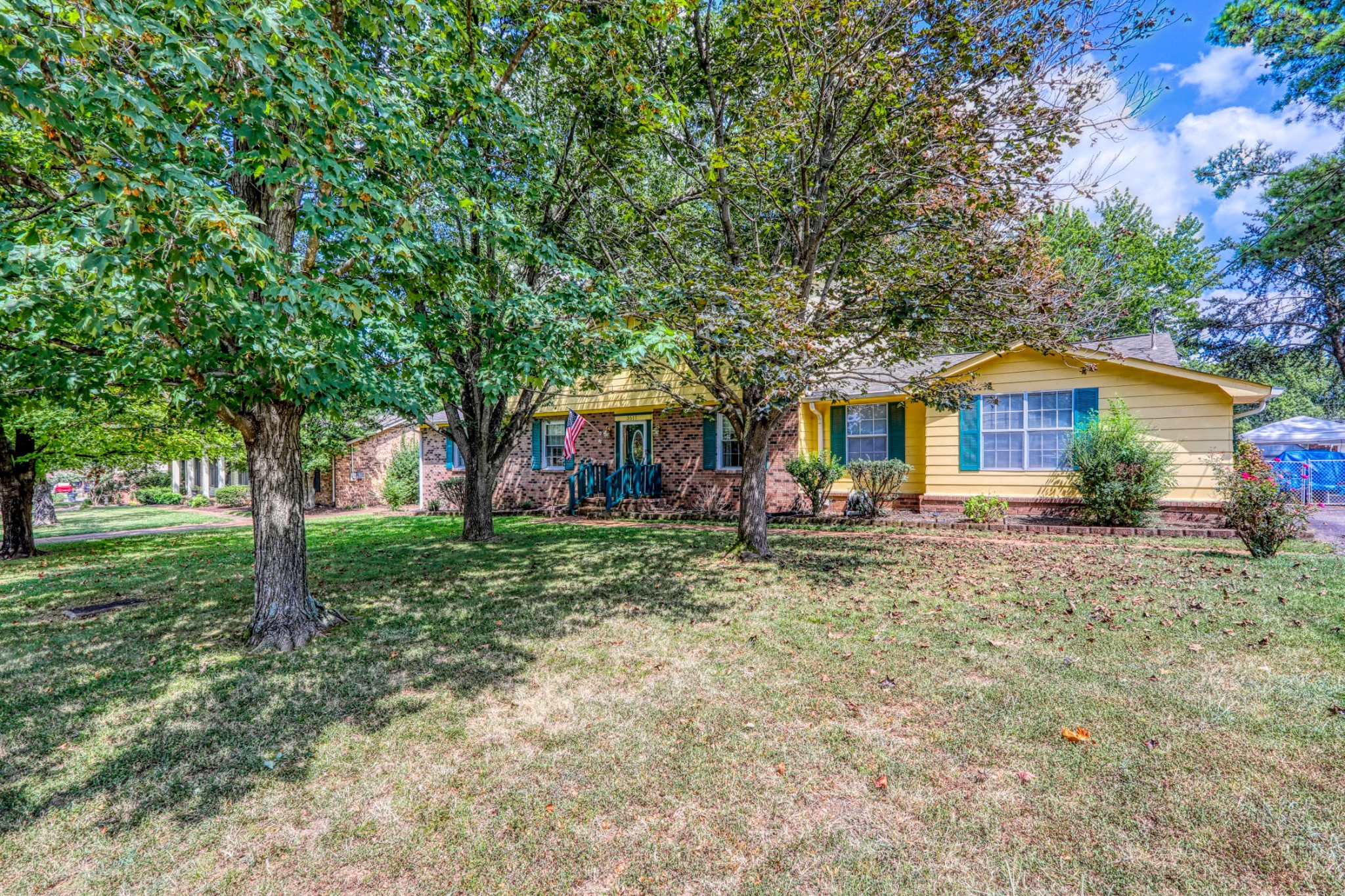 3517 Colony Point West Nashville, TN 37217 - Photo 29 of 34 a front view of a house with garden