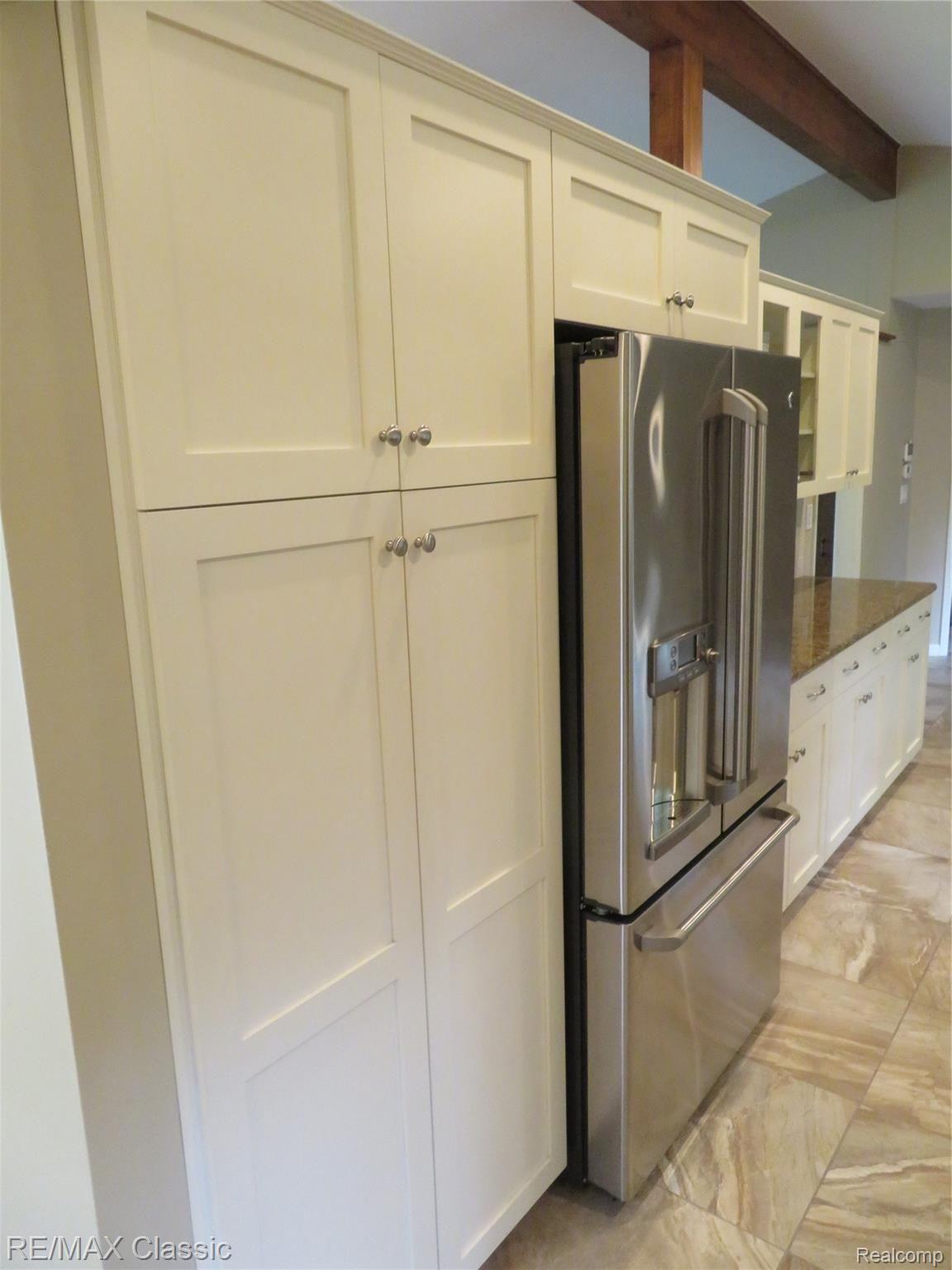 758 Ironstone Drive Rochester, MI 48309 - Photo 8 of 56 6.jpg