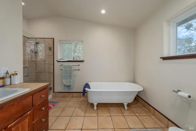 $985,000 | 8450 Orr Springs Road, Ukiah, CA 95482