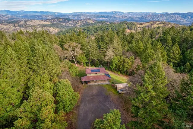 $985,000 | 8450 Orr Springs Road, Ukiah, CA 95482