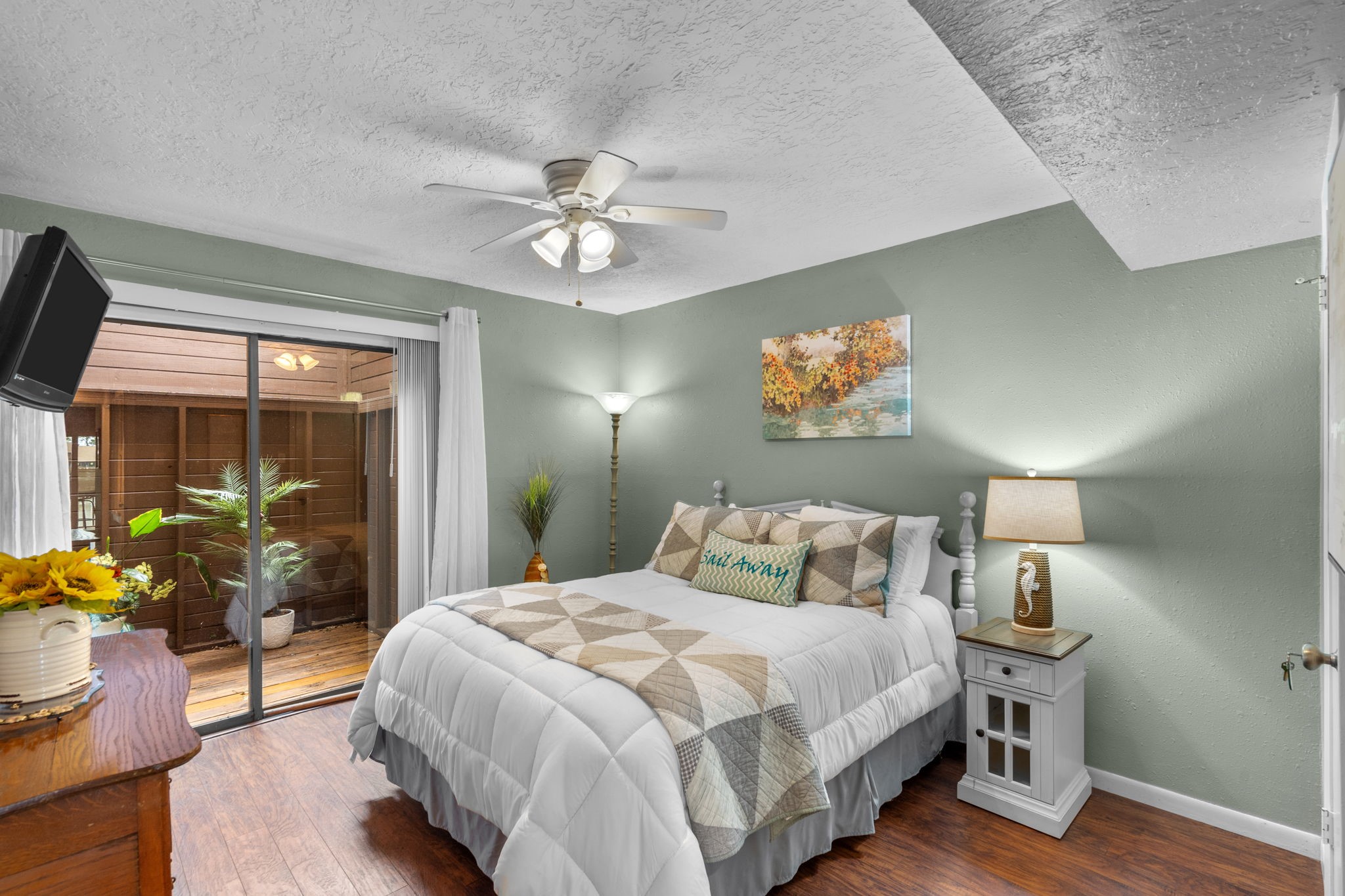 659 Davis Road League City, TX 77573 - Photo 20 of 29 The Downstairs Bedroom with its own Patio