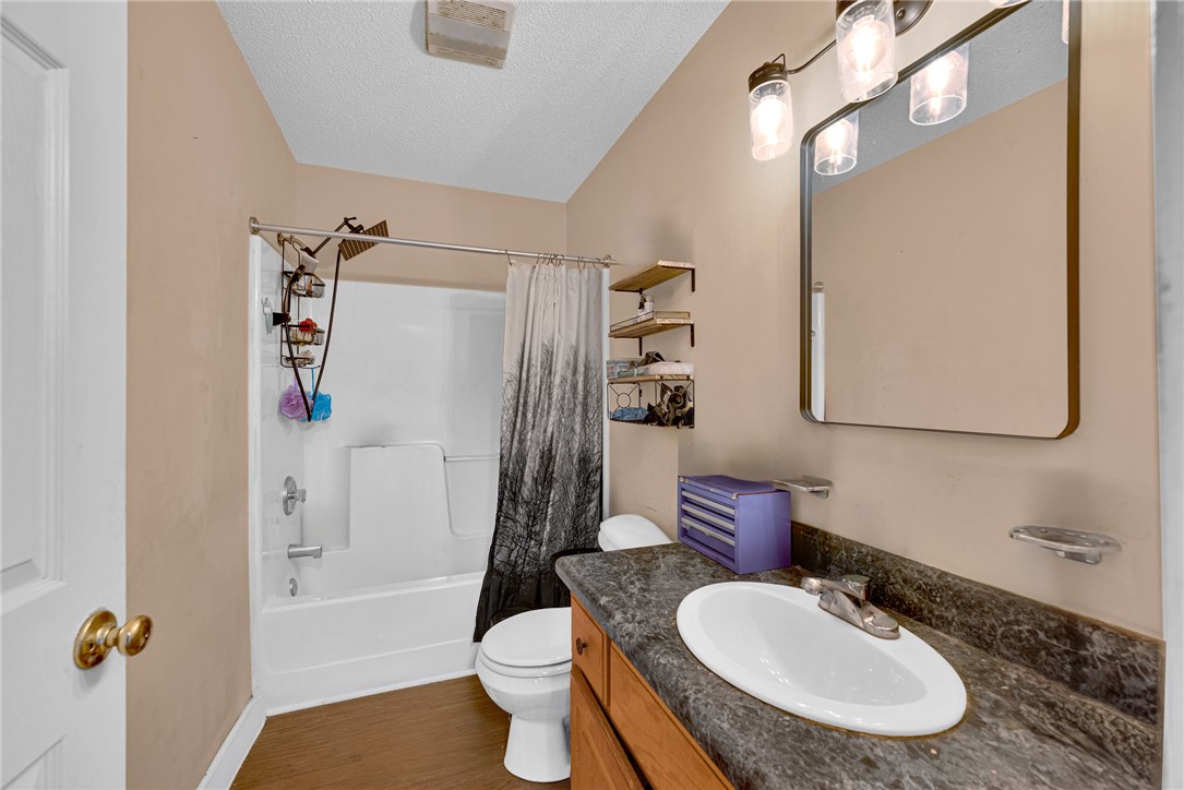 1020 Elizabeth Street Anderson, SC 29624 - Photo 15 of 22 Functional full bathroom with a spacious vanity, providing ample storage and bathing convenience.