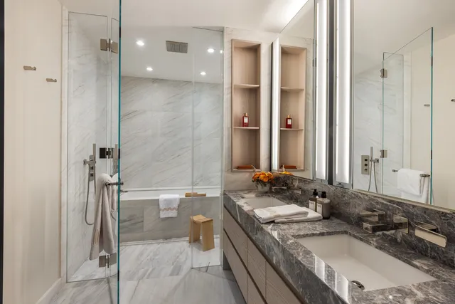 $2,995,000 | 125 Greenwich Street, Unit 21D | Financial District