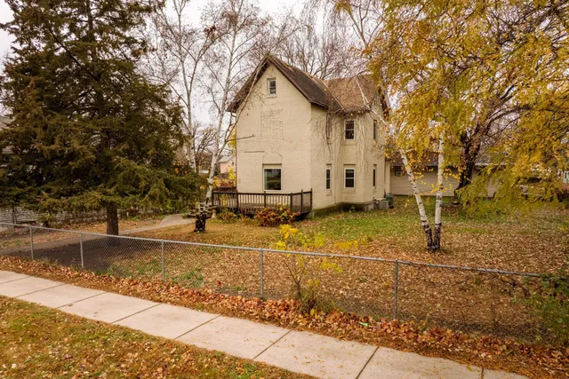 $154,900 | 609 3rd Street Northeast, Little Falls, MN 56345