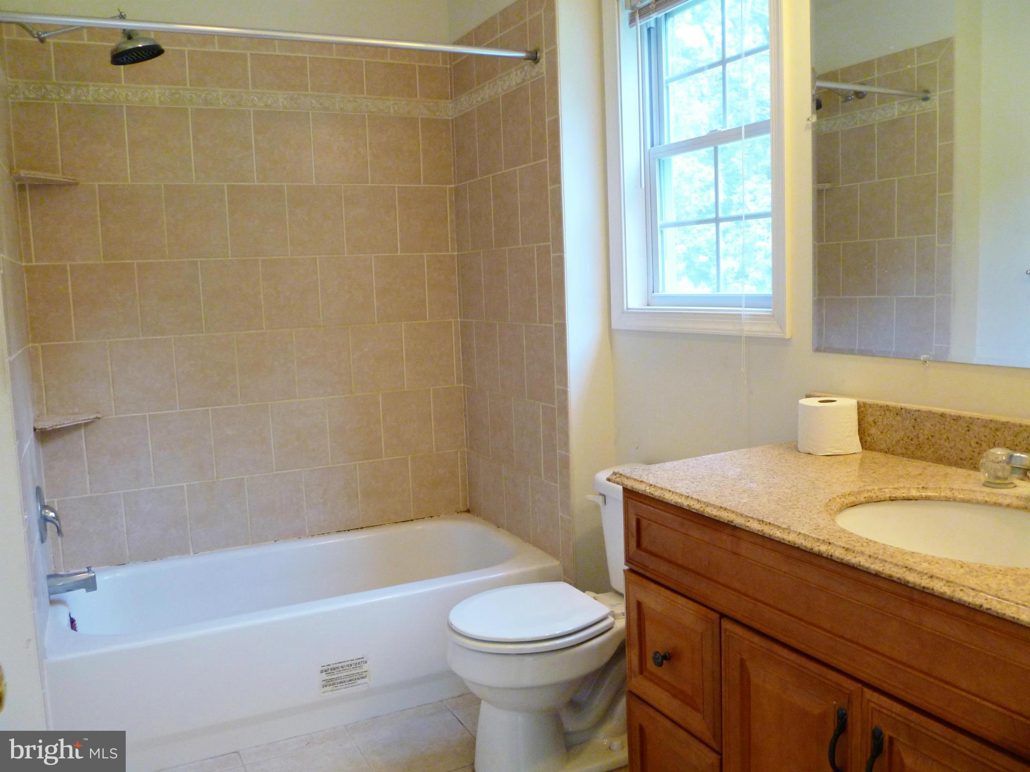 183 Locust Grove Road Front Royal, VA 22630 - Photo 9 of 23 Bath (Master)