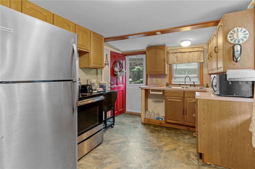 4 Martin Street Coventry, RI 02816 - Photo 5 of 22 Gallery Image 5
