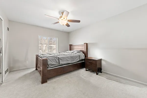 $129,900 | 35934 Ann Arbor Trail, Unit 115, Livonia, MI 48150