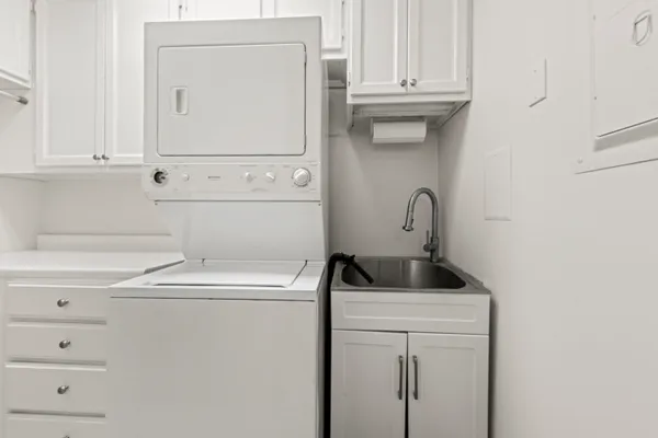 $129,900 | 35934 Ann Arbor Trail, Unit 115, Livonia, MI 48150