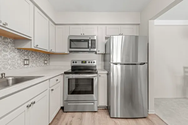 $129,900 | 35934 Ann Arbor Trail, Unit 115, Livonia, MI 48150