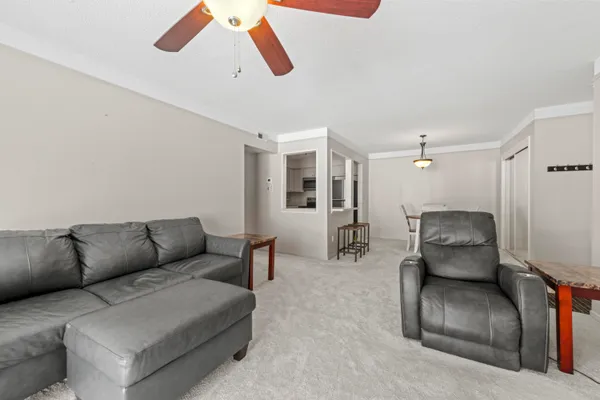 $129,900 | 35934 Ann Arbor Trail, Unit 115, Livonia, MI 48150