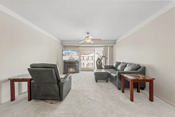 $129,900 | 35934 Ann Arbor Trail, Unit 115, Livonia, MI 48150
